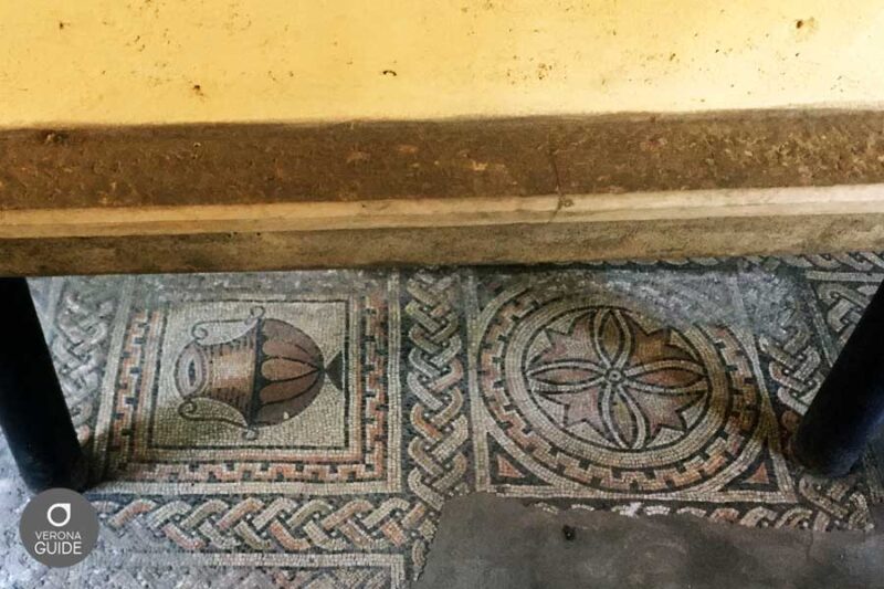 Mosaici di antiche chiese paleocristiane